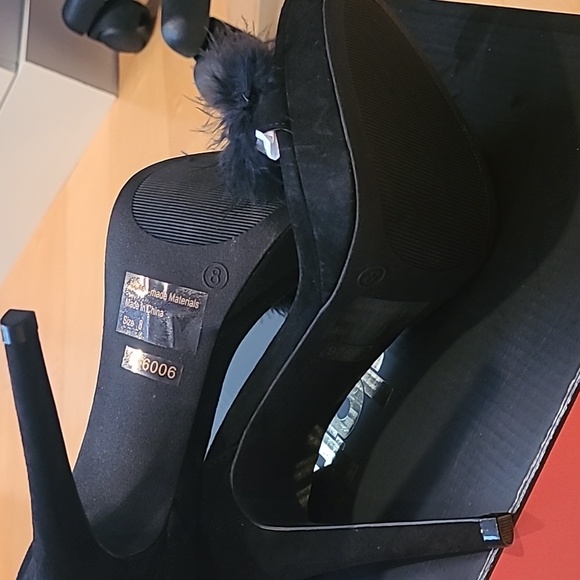 NWB Charlotte Russe fluffy heels size 8 - Picture 3 of 4